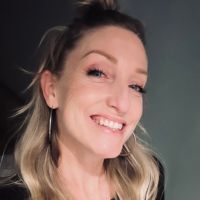Cyndi Vellmure Headshot